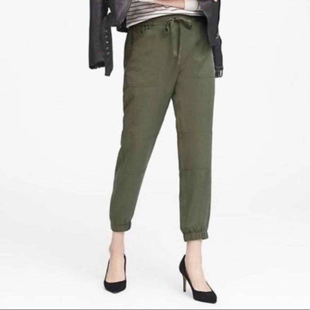 NWT Banana Republic Soft Utility Jogger